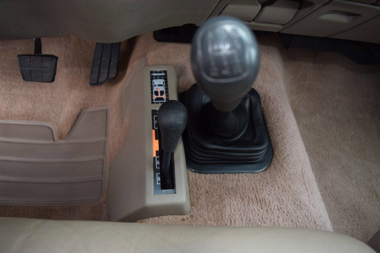 Used 1997 Chevrolet Silverado 1500 4x4 Regular Cab w/ Preferred Equipment Group 2 image 36