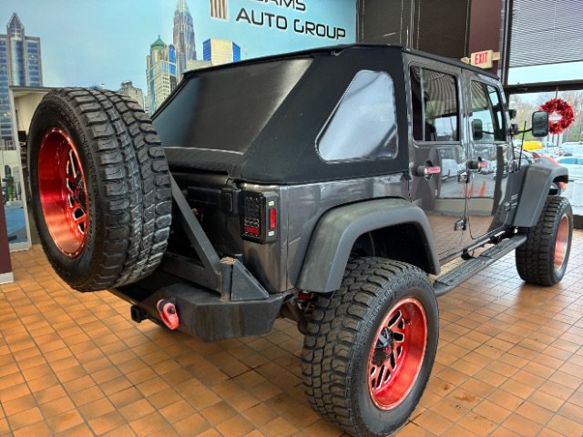 Used 2018 Jeep Wrangler Unlimited Sport w/ Connectivity Group AWD/4WD image 9