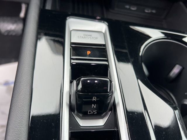 Used 2025 Volkswagen Atlas Cross Sport SE image 21