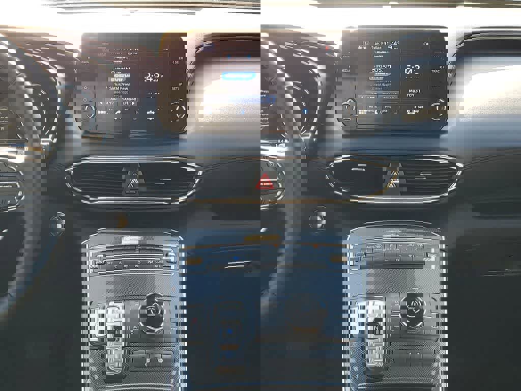 Used 2021 Hyundai Santa Fe SEL w/ Convenience Package image 15