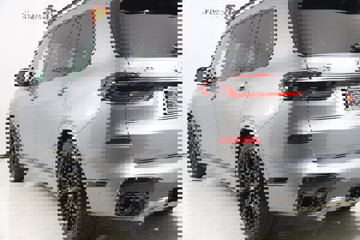 Used 2023 BMW X7 M60i w/ Executive Package image 31