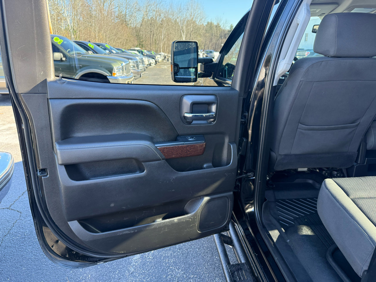 Used 2016 GMC Sierra 3500 SLE w/ SLE Preferred Package image 23