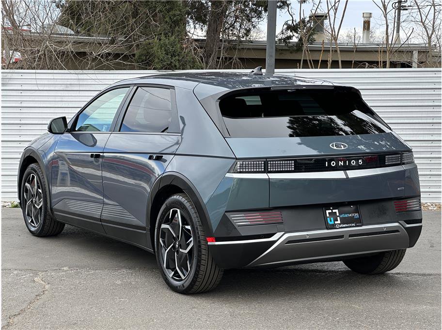Used 2024 Hyundai Ioniq 5 SEL image 3
