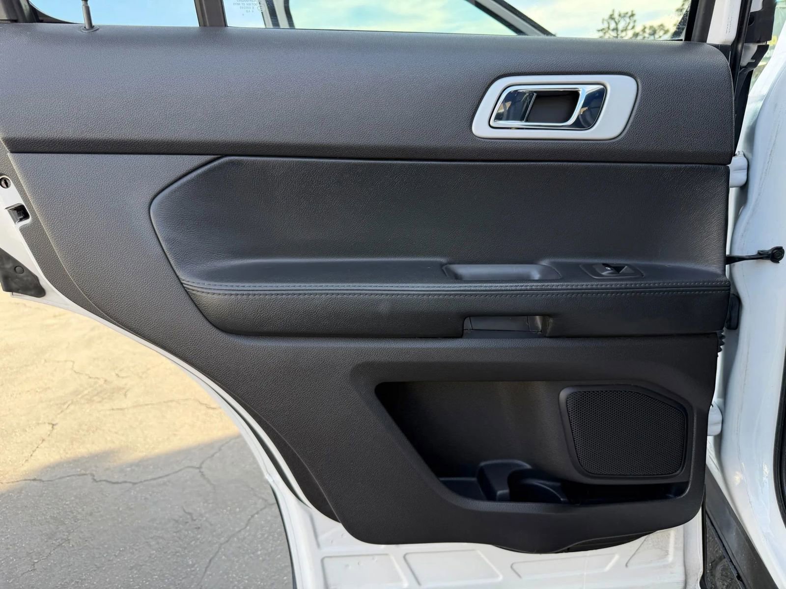 Used 2015 Ford Explorer XLT w/ Equipment Group 202A AWD/4WD image 35