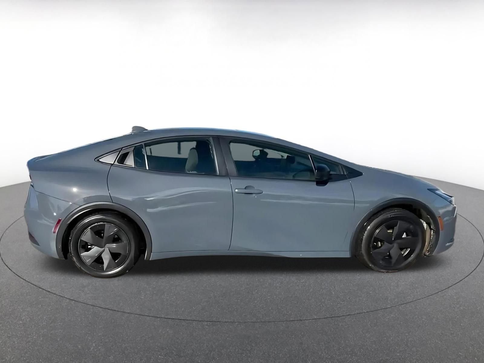 Used 2025 Toyota Prius LE image 16