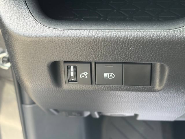 Used 2025 Toyota RAV4 XLE FWD image 25