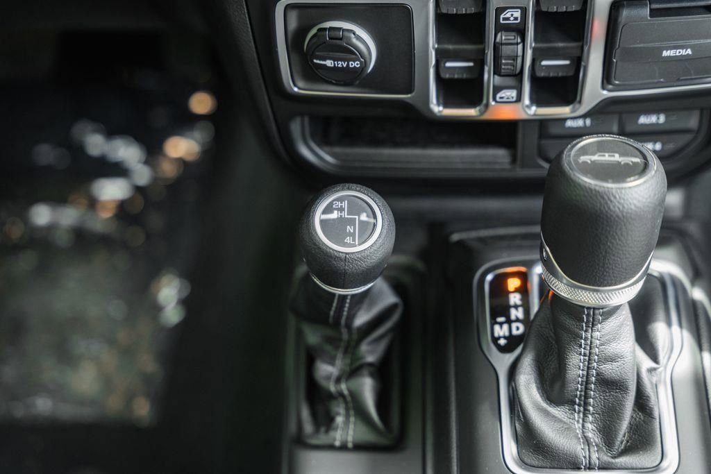 New 2025 Jeep Gladiator Sport AWD/4WD image 28