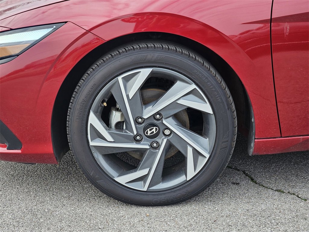 Certified 2025 Hyundai Elantra Sport image 8