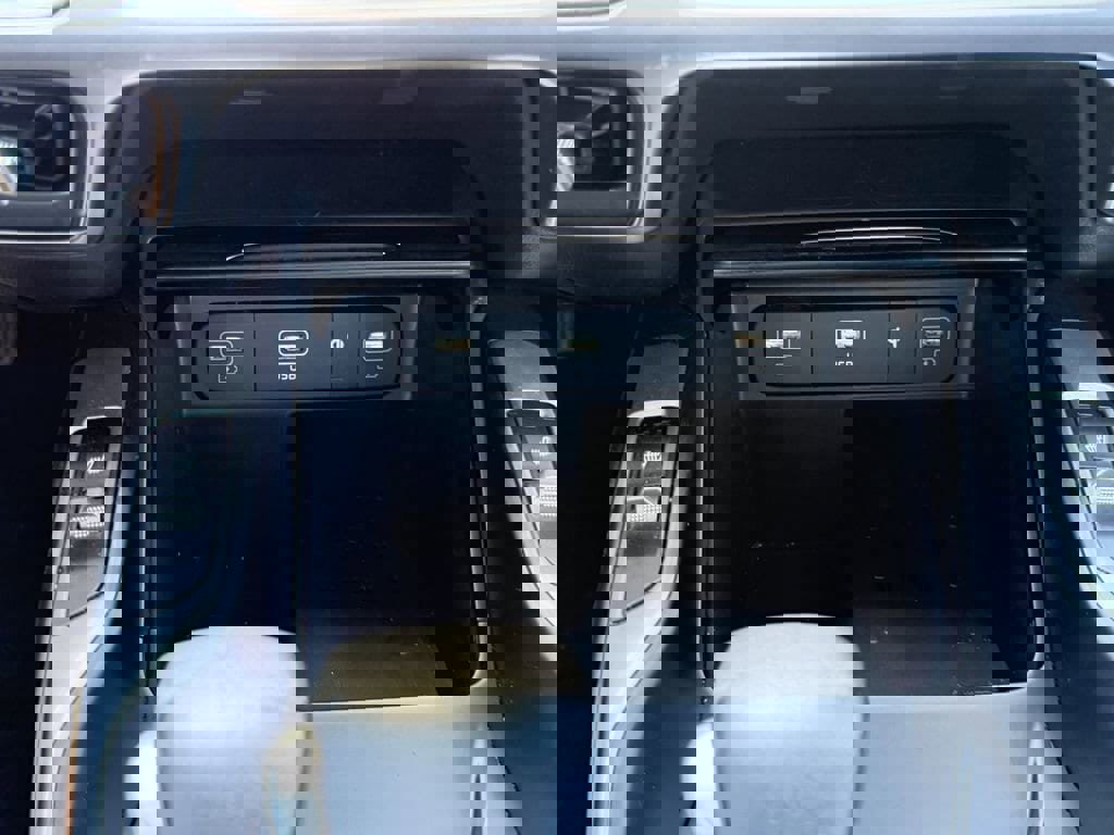 Certified 2023 Kia Sorento S w/ Panoramic Sunroof Package image 25