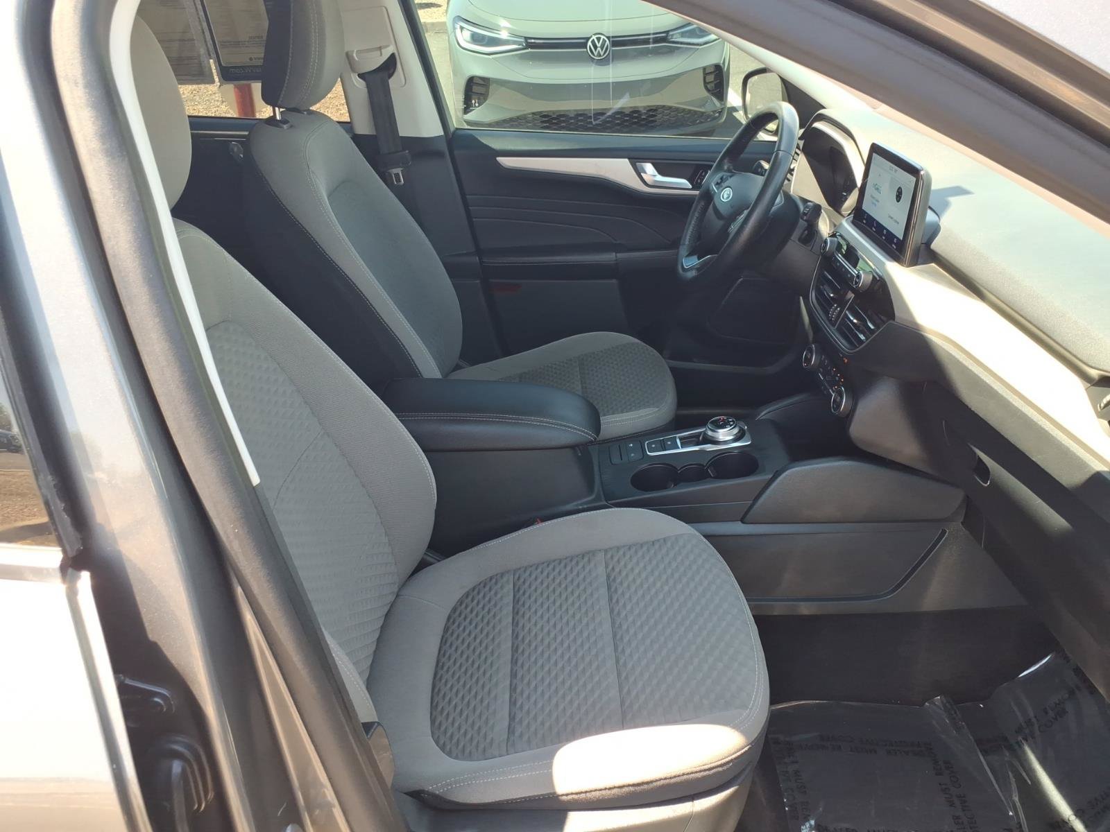 Used 2021 Ford Escape SE w/ Convenience Package FWD image 9