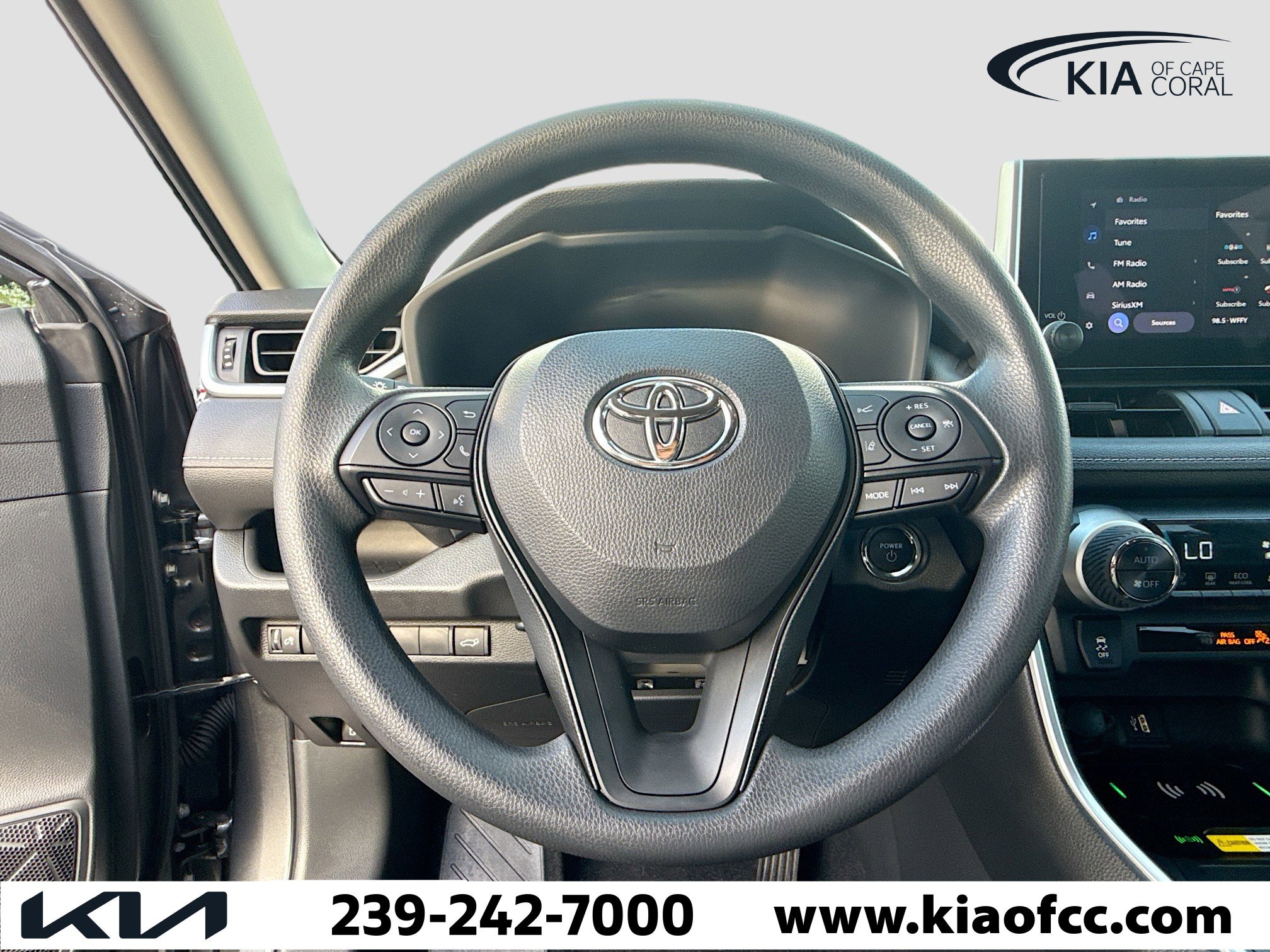 Used 2025 Toyota RAV4 XLE w/ Convenience Package image 39