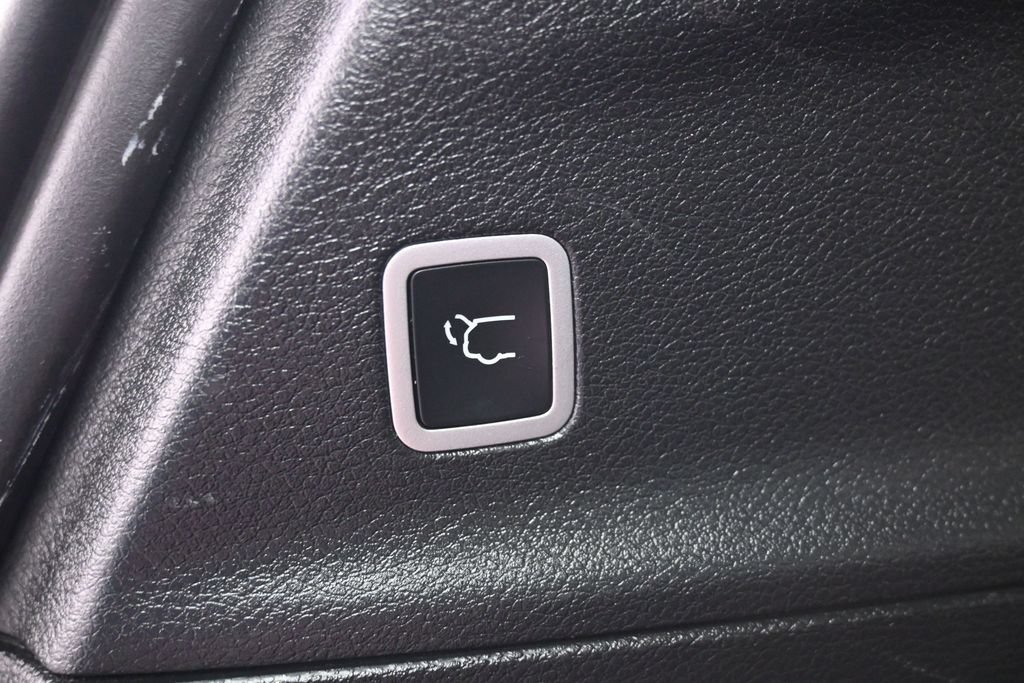 Used 2025 Chrysler Pacifica Limited FWD image 17