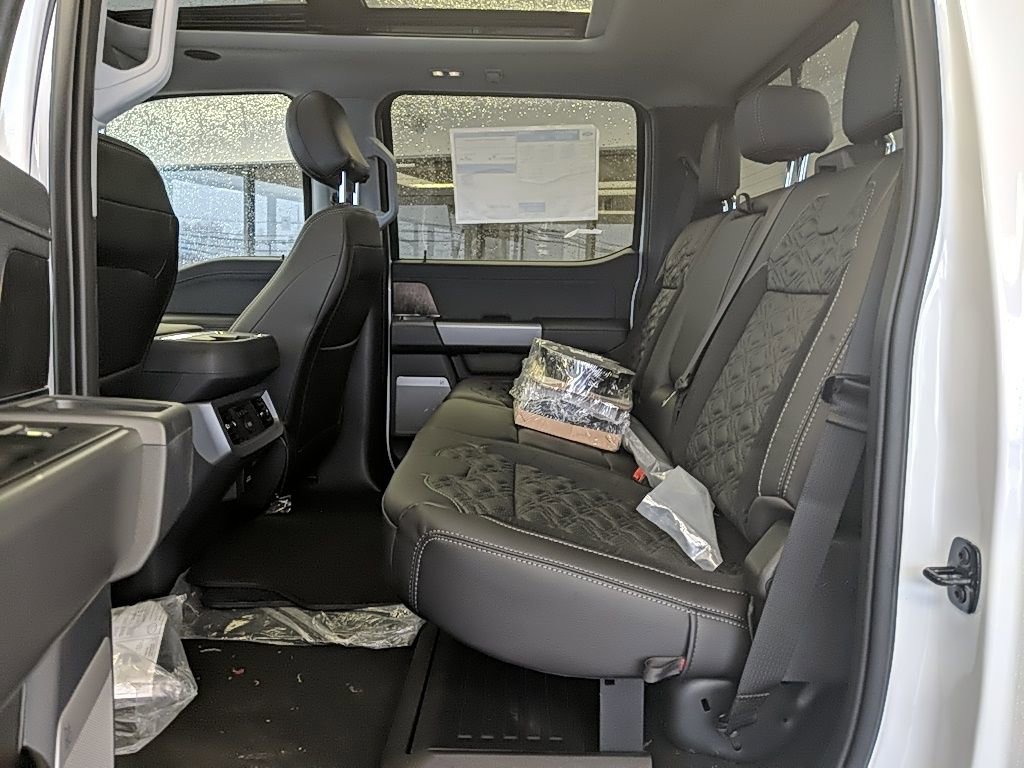 New 2026 Ford F250 Lariat w/ Black Appearance Package image 17