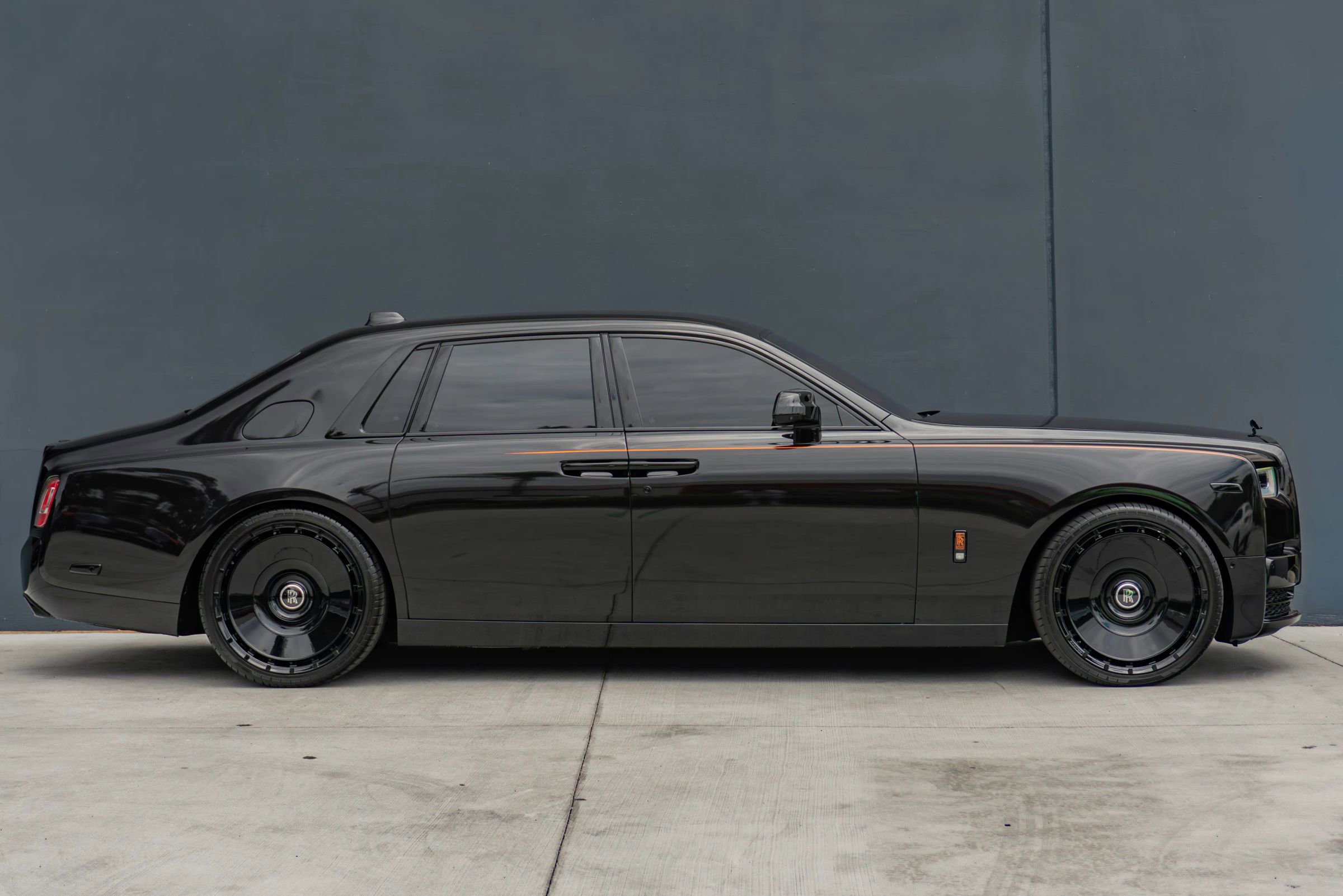 Used 2018 Rolls-Royce Phantom Sedan RWD image 6