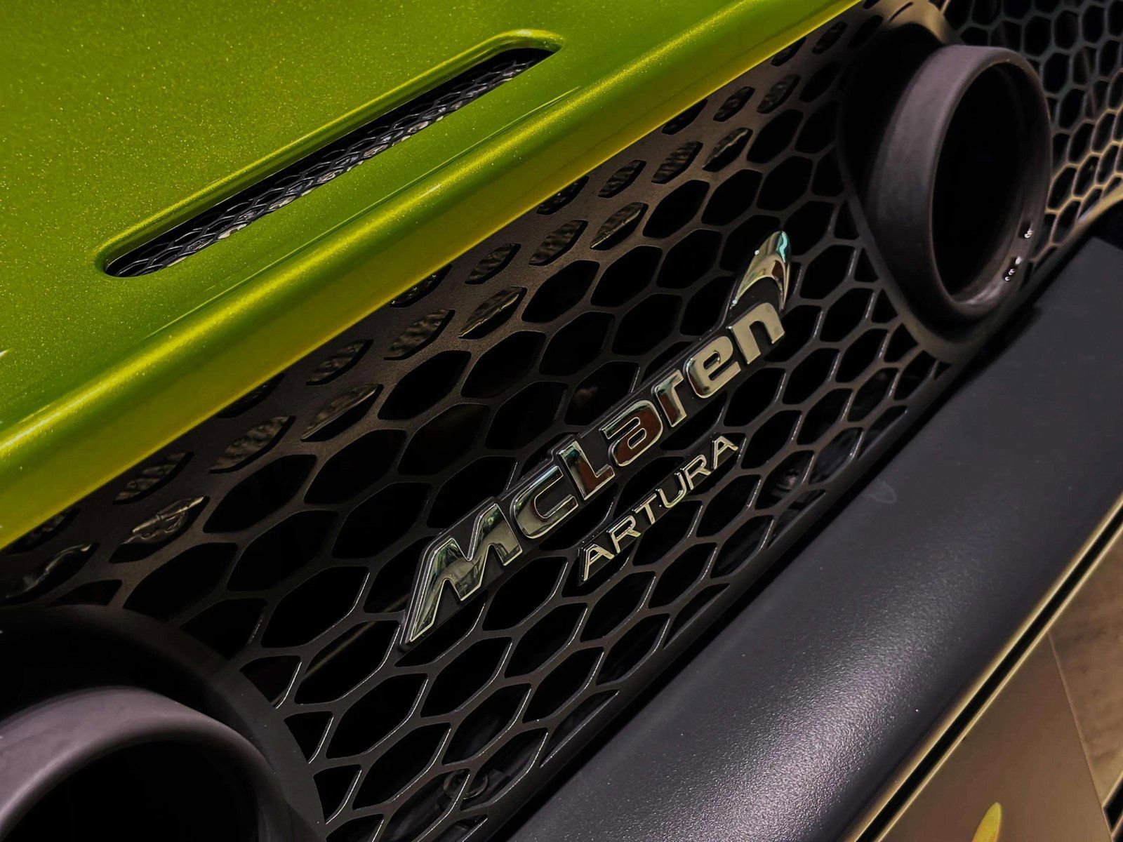 New 2026 McLaren Artura RWD image 31