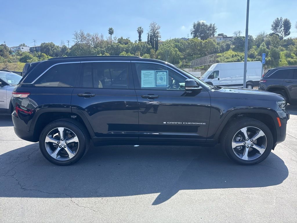 Certified 2024 Jeep Grand Cherokee Limited image 11