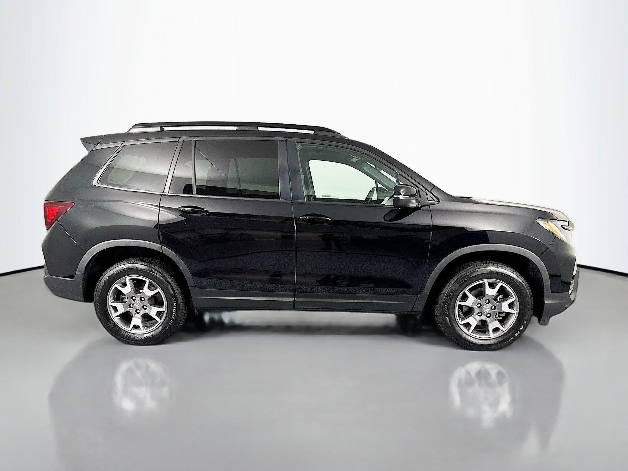 Certified 2023 Honda Passport TrailSport image 4