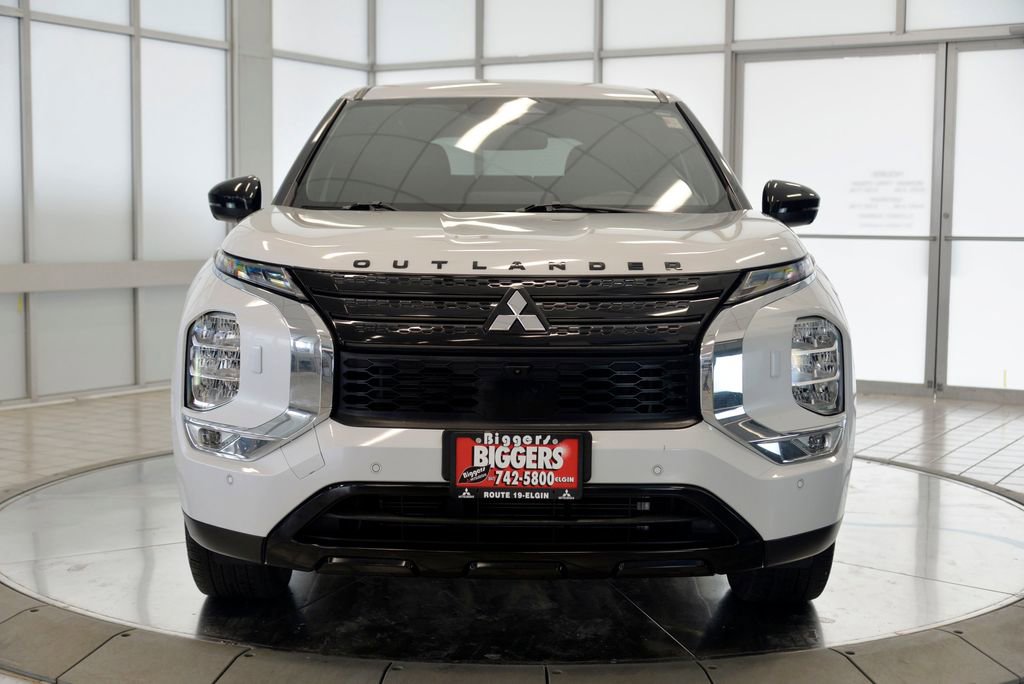 Used 2023 Mitsubishi Outlander SE Black Edition image 3
