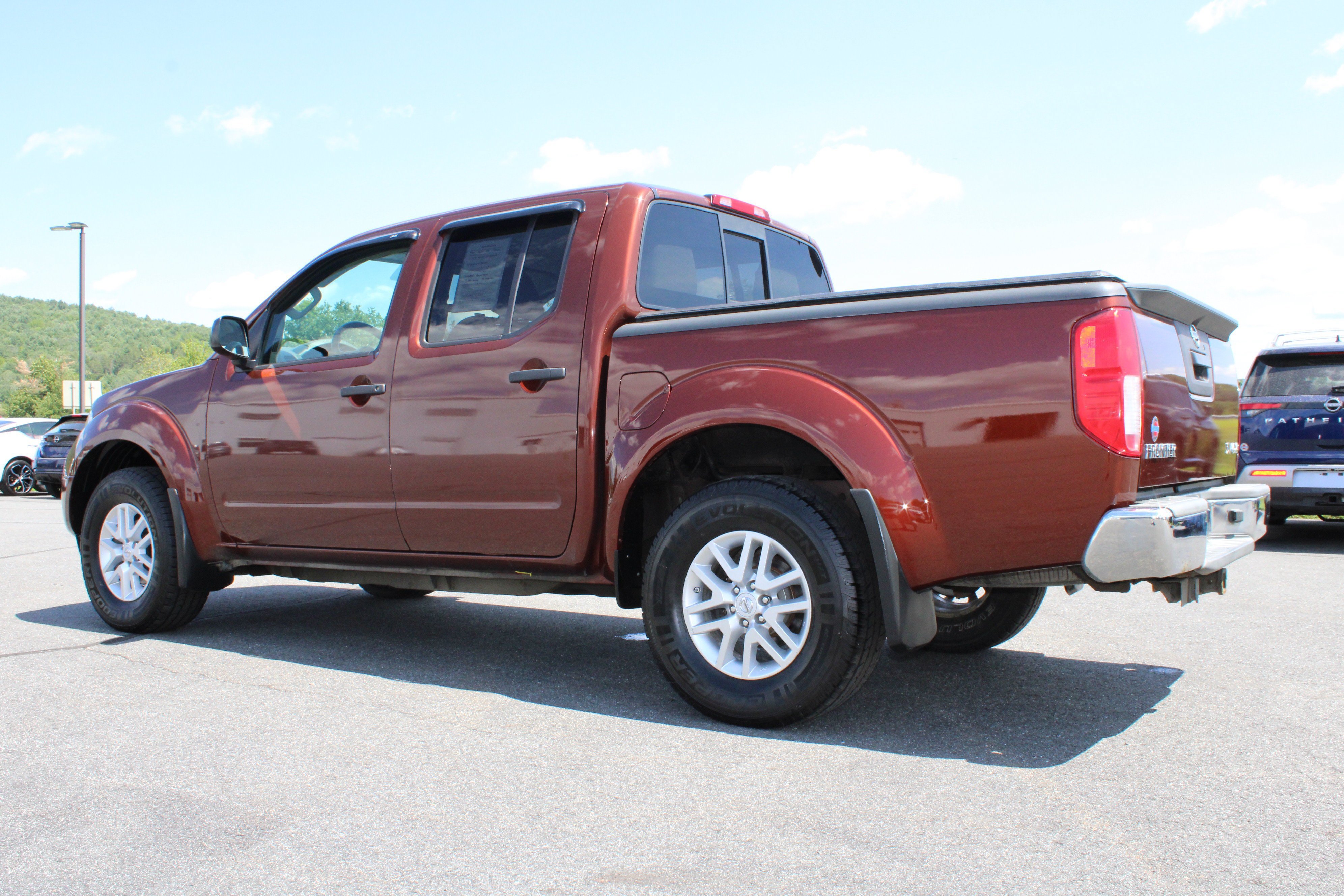 Used 2016 Nissan Frontier SV AWD/4WD image 12
