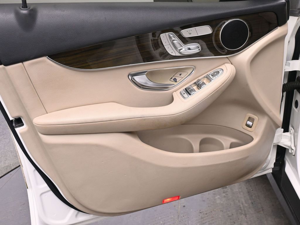 Used 2016 Mercedes-Benz GLC 300 image 10