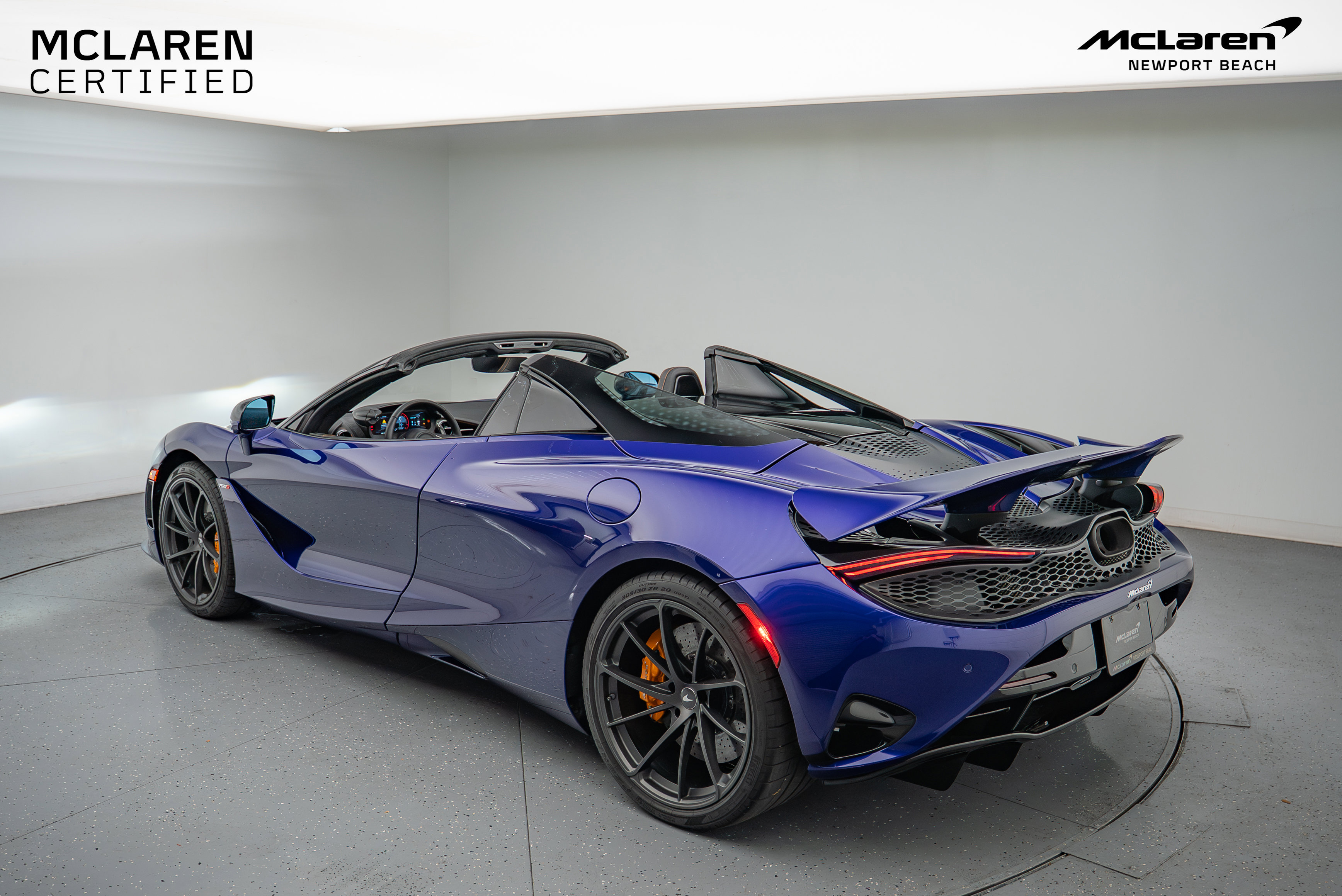 Used 2025 McLaren 750S Spider image 13