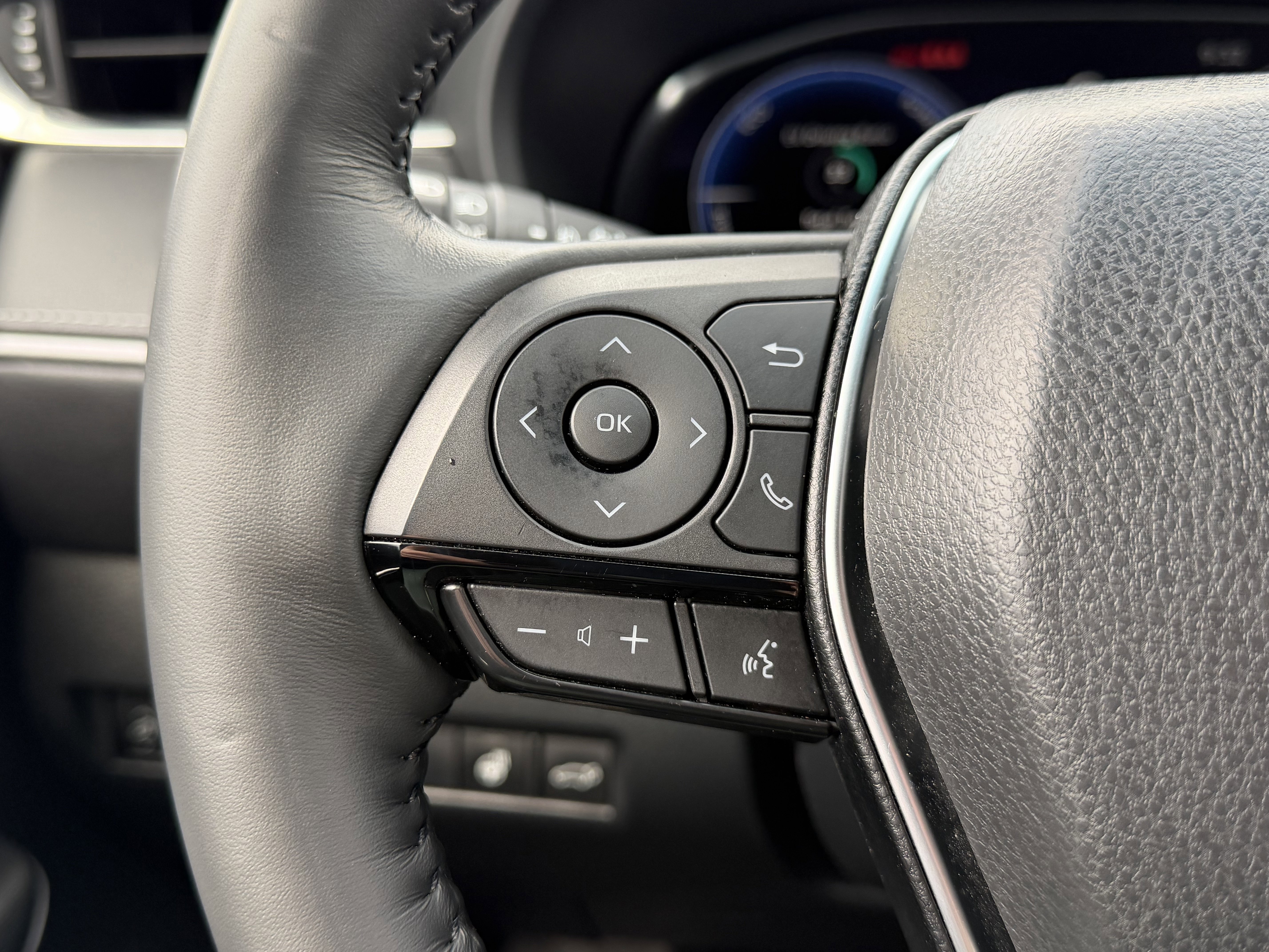 Certified 2024 Toyota Venza Limited image 26