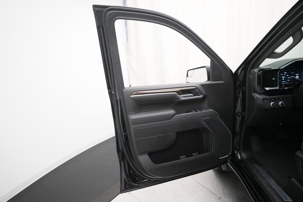 Used 2025 GMC Sierra 1500 Elevation image 27