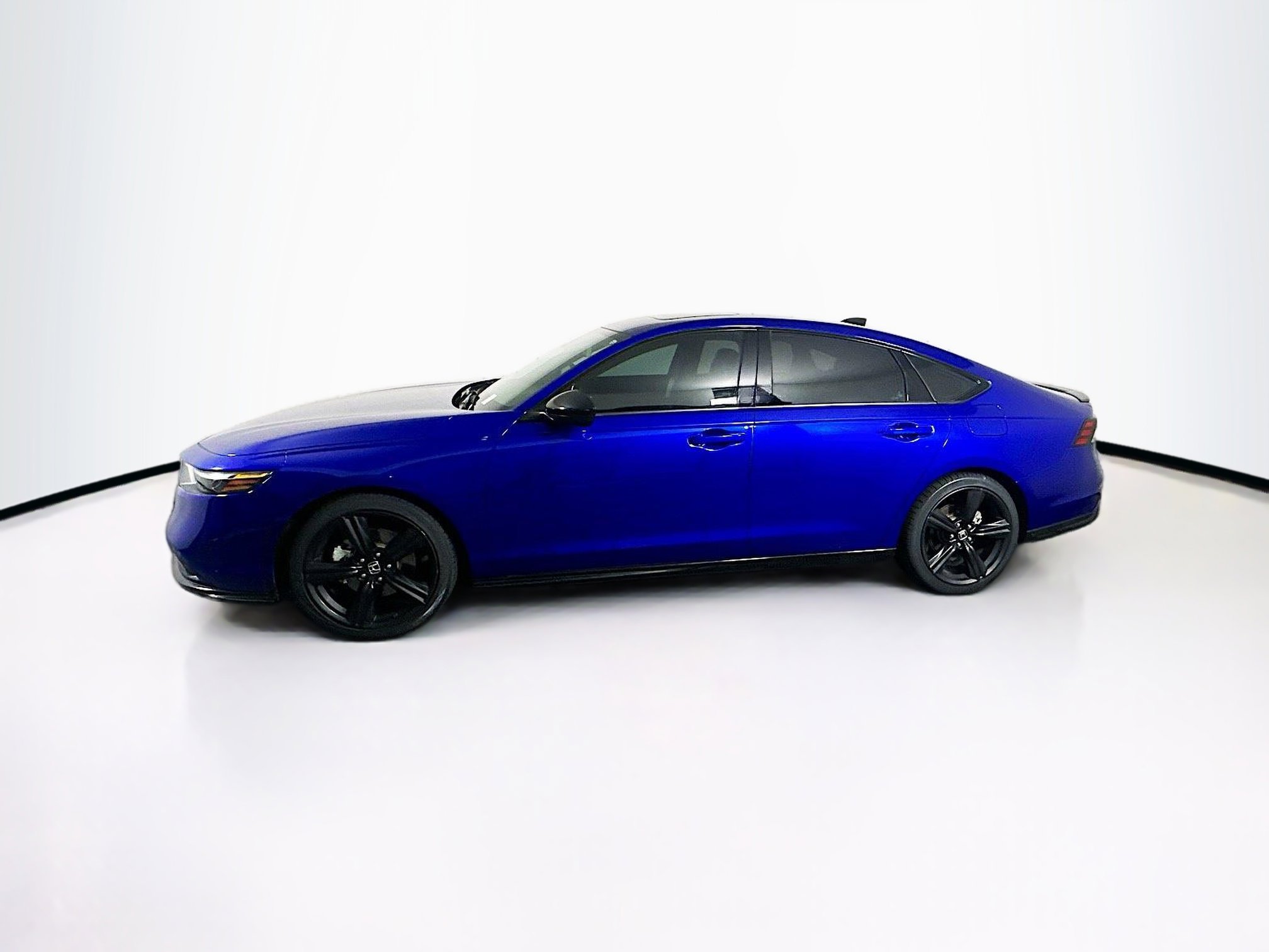 Used 2023 Honda Accord Sport image 4