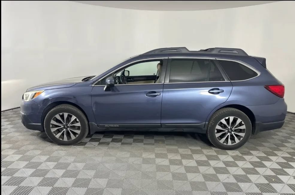 Used 2015 Subaru Outback 3.6R Limited AWD/4WD image 4