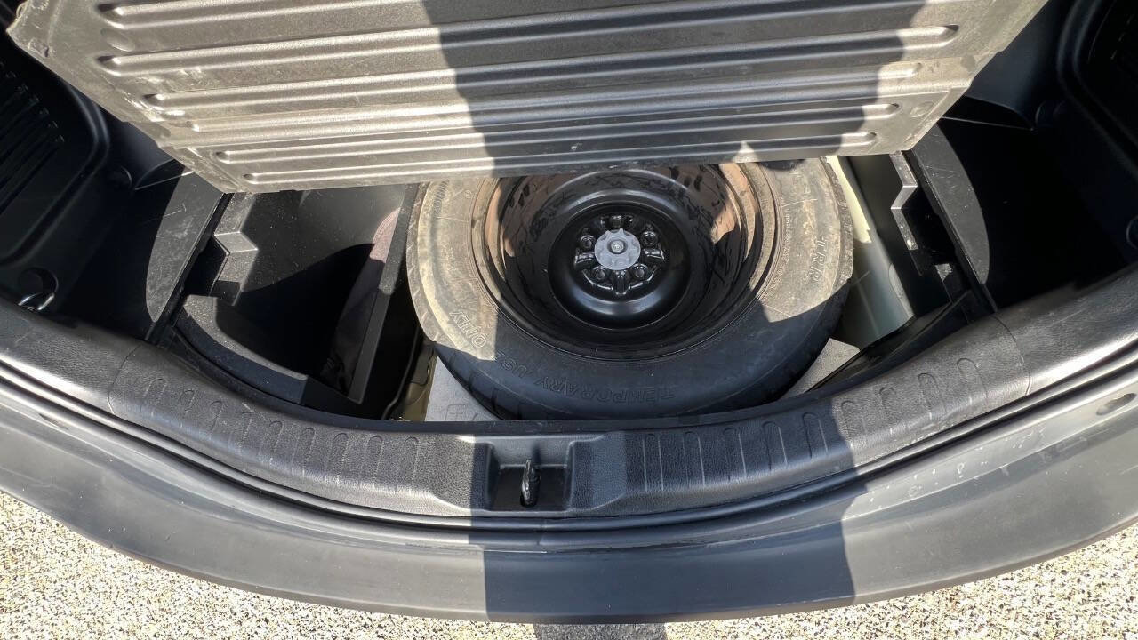 Used 2015 Toyota RAV4 Limited FWD image 28