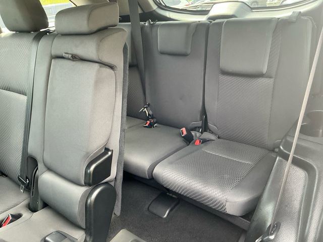 Used 2018 Toyota Highlander LE AWD/4WD image 17