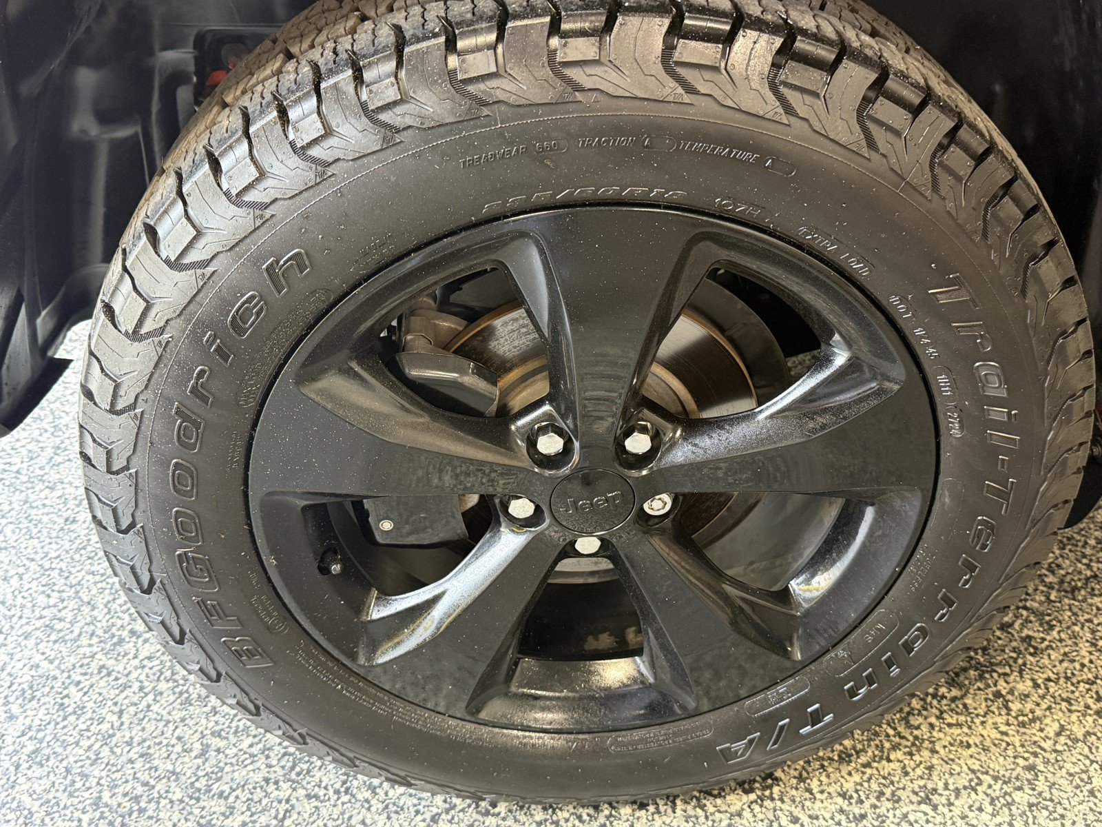 Used 2021 Jeep Cherokee Latitude Plus FWD image 25
