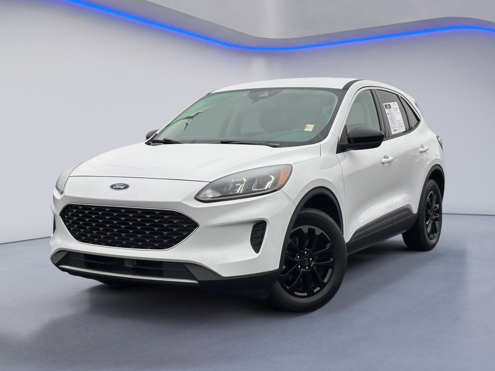 Used 2020 Ford Escape SE image 2