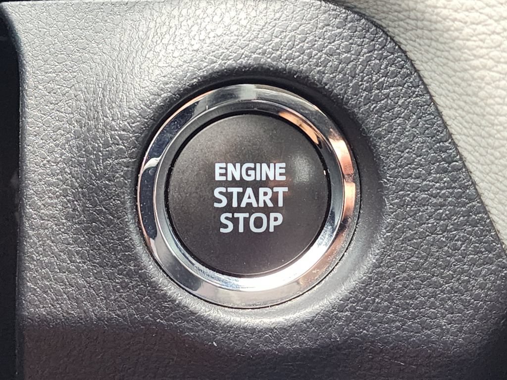 Used 2022 Toyota RAV4 XLE FWD image 33