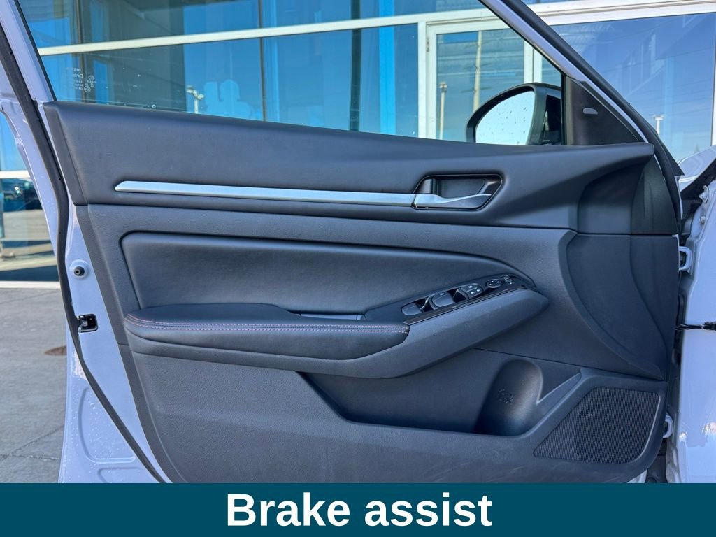 Used 2024 Nissan Altima 2.5 SR image 15