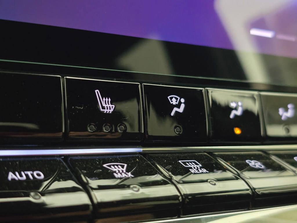 New 2025 Chevrolet Colorado LT w/ LT Convenience Package image 14