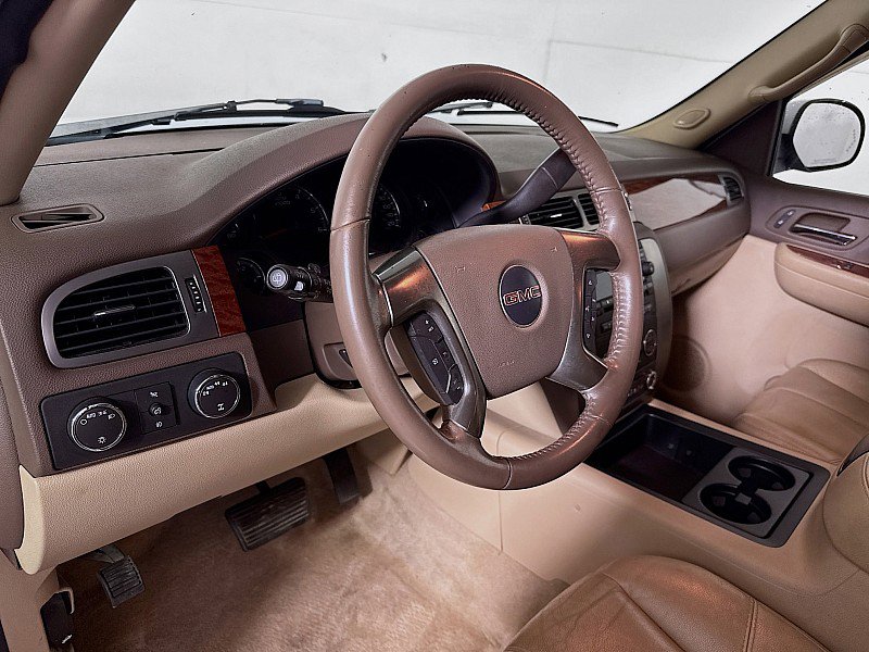 Used 2007 GMC Yukon SLT w/ SLT Preferred Equipment Group image 9