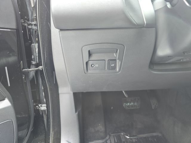 Used 2025 Land Rover Range Rover Velar S image 26