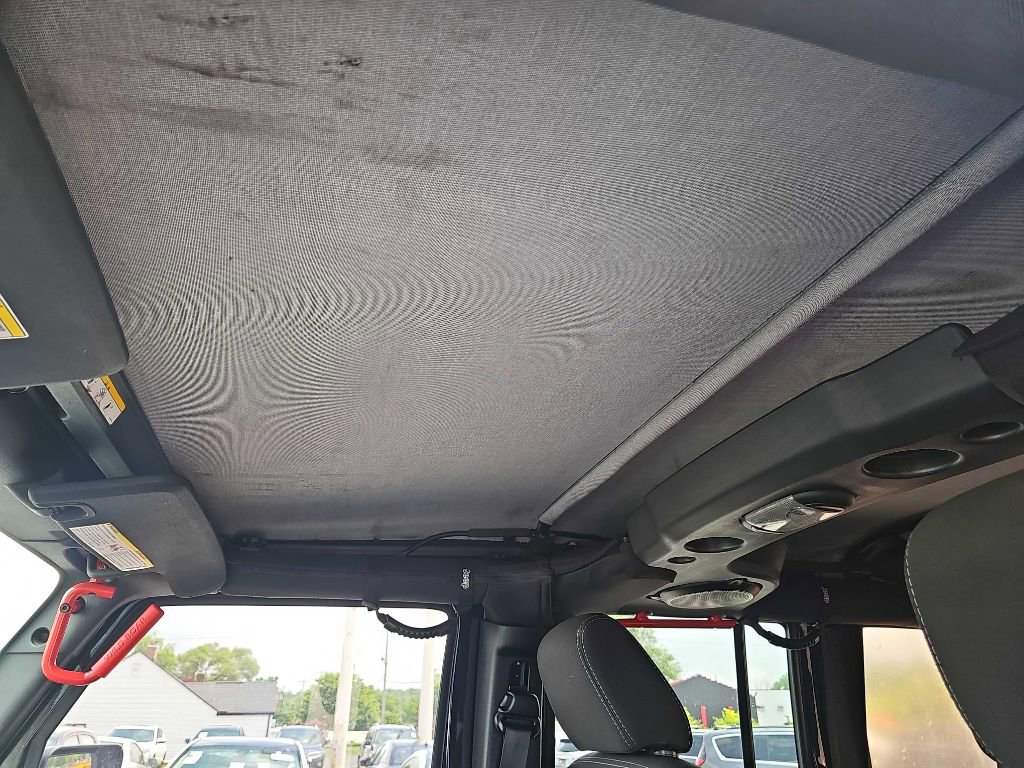 Used 2014 Jeep Wrangler Unlimited Rubicon w/ Connectivity Group image 29