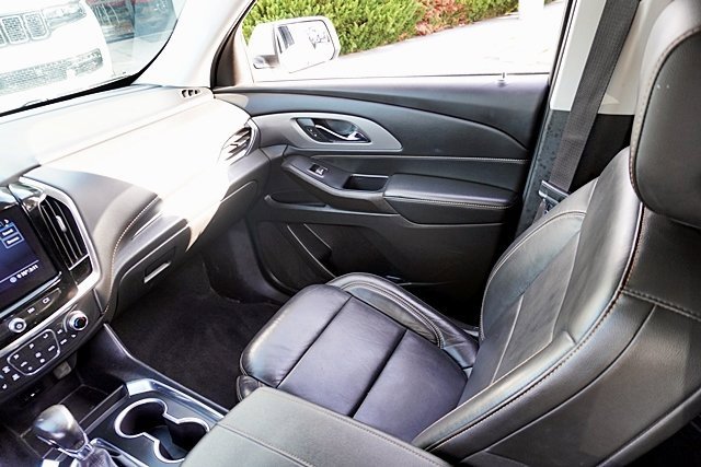 Used 2021 Chevrolet Traverse LT image 21