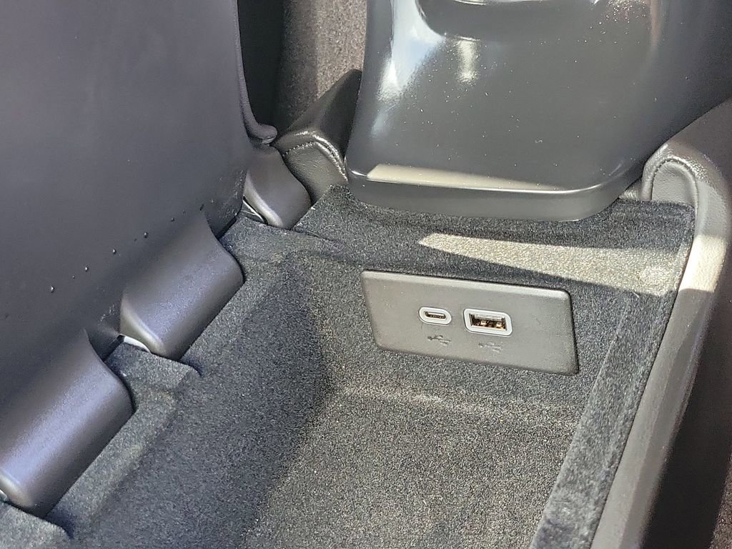 Used 2025 Chevrolet Corvette Stingray Coupe w/ Z51 Performance Package image 29