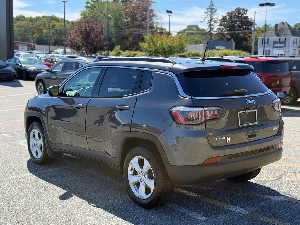 Used 2019 Jeep Compass Latitude w/ Popular Equipment Group AWD/4WD image 3