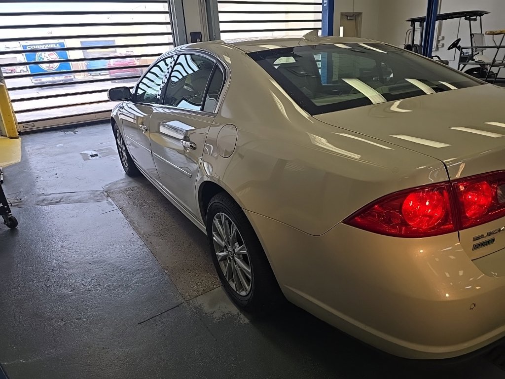 Used 2011 Buick Lucerne CXL FWD image 5
