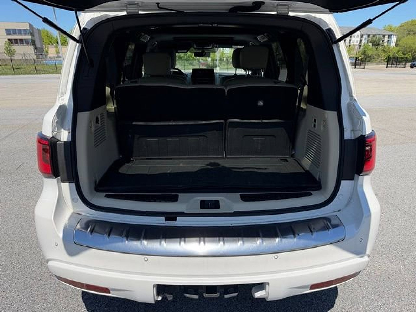 Certified 2024 INFINITI QX80 Sensory w/ Cargo Package AWD/4WD image 21