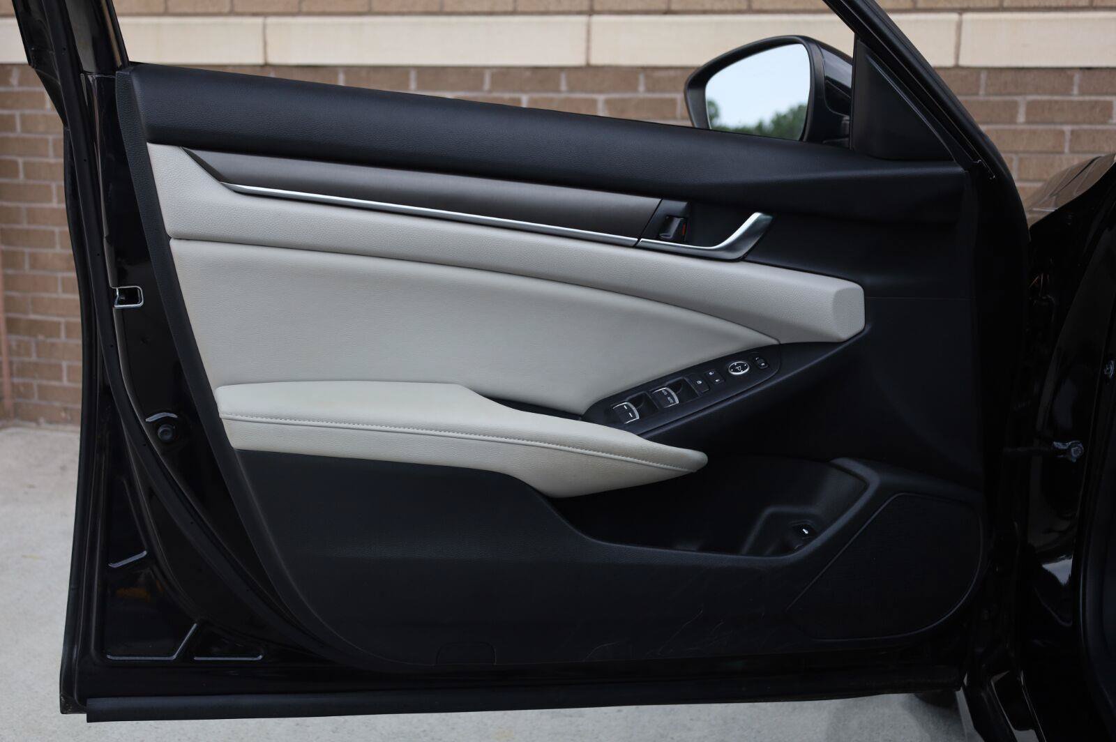 Used 2018 Honda Accord LX image 14