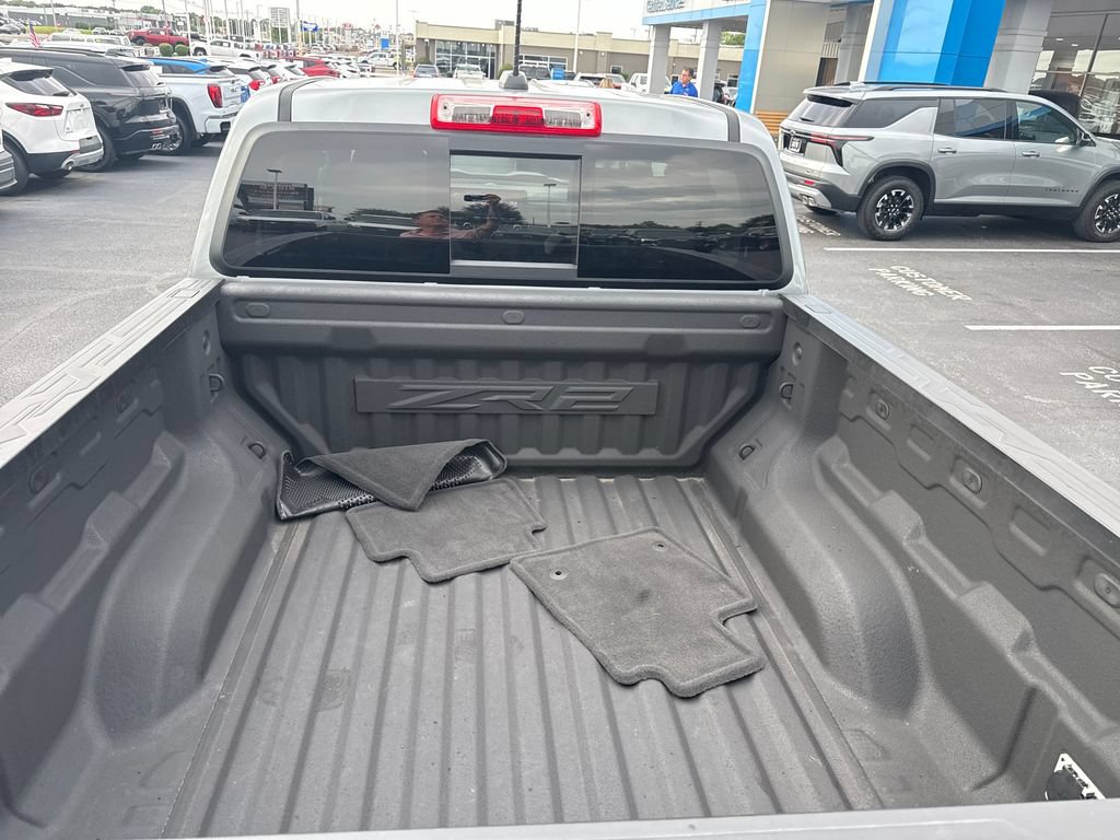 Used 2024 Chevrolet Colorado ZR2 w/ Technology Package AWD/4WD image 27