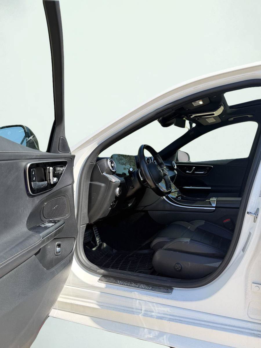 Used 2022 Mercedes-Benz C 300 4MATIC Sedan image 2
