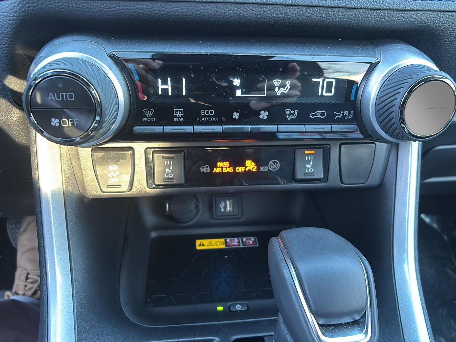 Used 2025 Toyota RAV4 XSE w/ Advanced Technology Package image 34