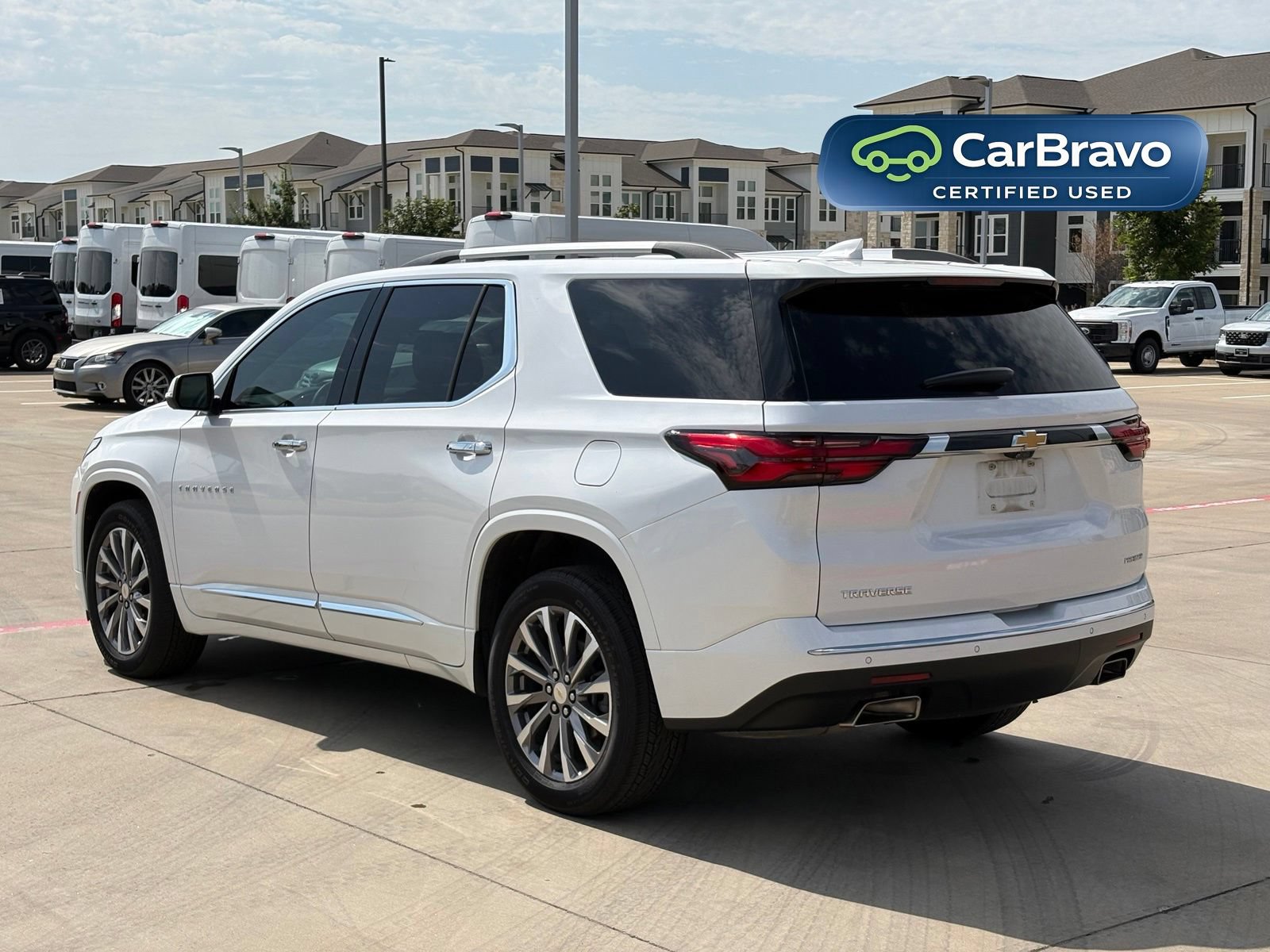 Used 2023 Chevrolet Traverse Premier FWD image 5