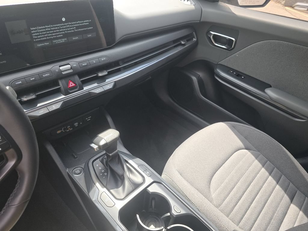 Used 2025 Kia K4 EX FWD image 28